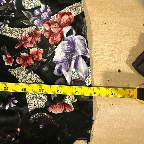 Vintage Victoria’s Secret Floral Lace trim Chemise Nightie Sleepwear Size M - Picture 10 of 13